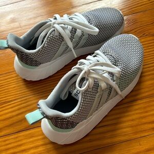 Adidas little boy sneakers US size 1